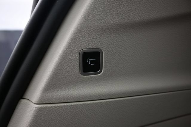 Certified 2024 Chrysler Pacifica Touring-L FWD image 25