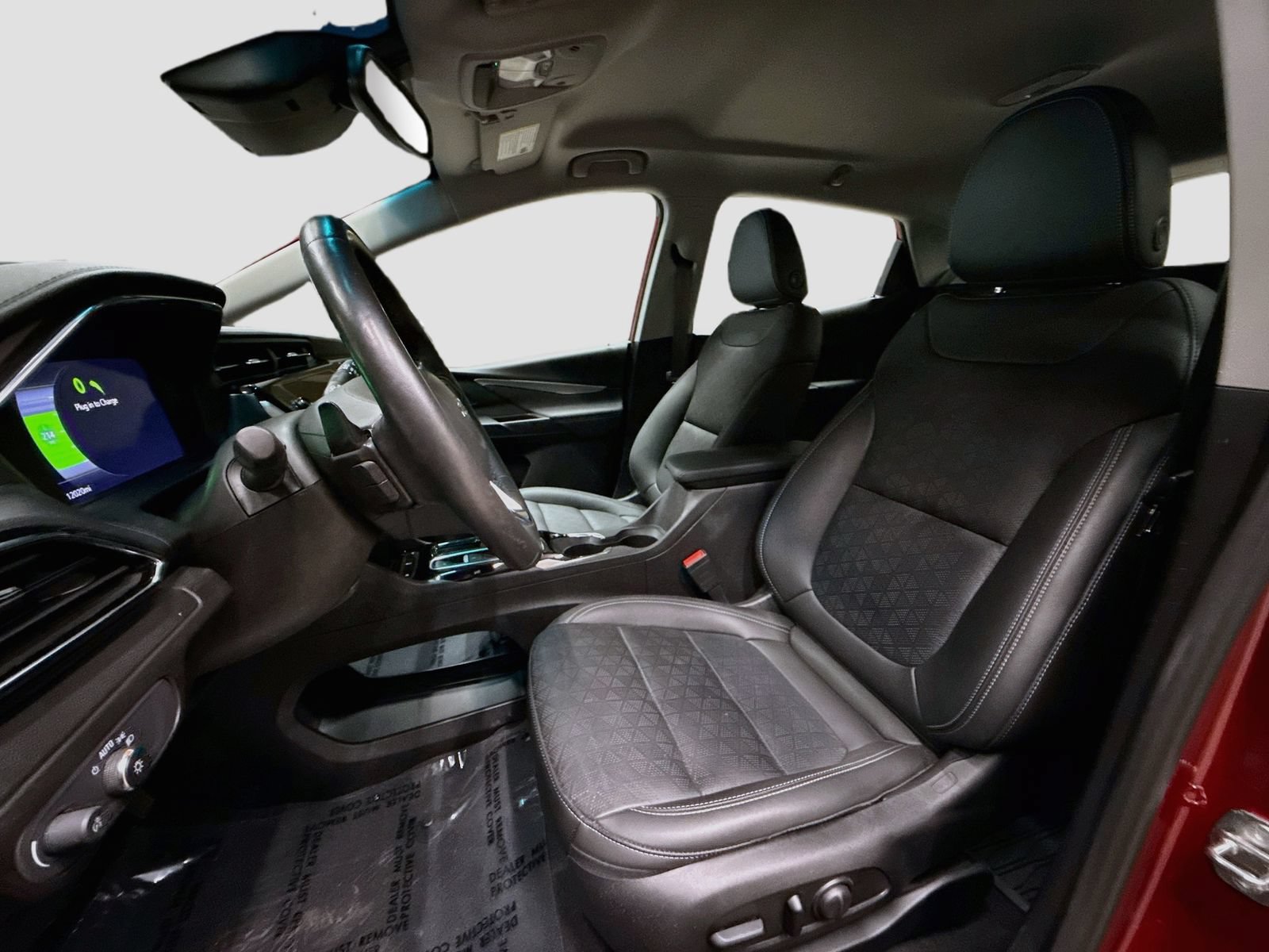 Used 2023 Chevrolet Bolt LT w/ Infotainment Package FWD image 25