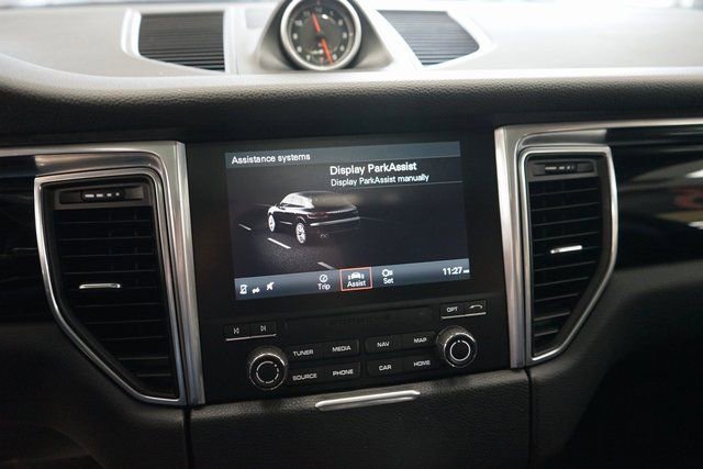 Used 2017 Porsche Macan S image 38