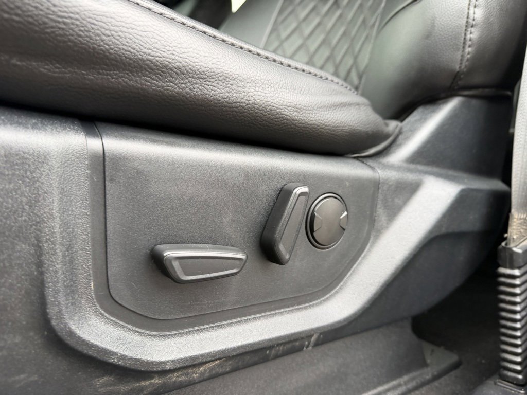 Used 2020 Ford F250 Lariat w/ Lariat Value Package image 39