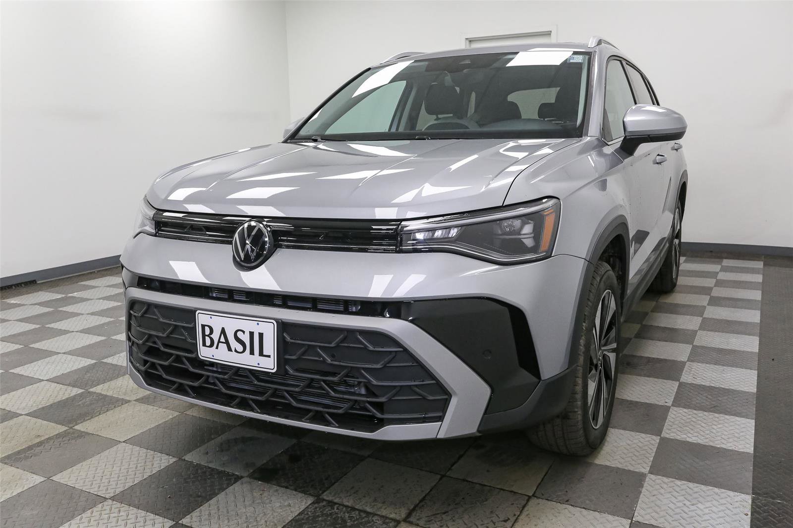 New 2025 Volkswagen Taos SE image 4