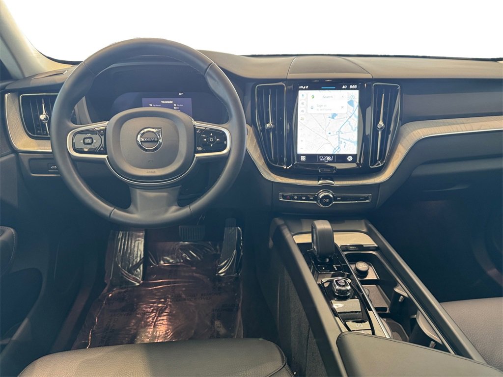 Certified 2025 Volvo XC60 B5 Plus image 24