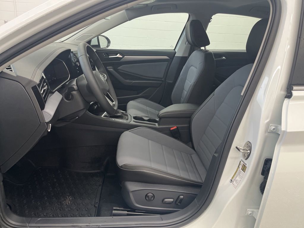 New 2026 Volkswagen Jetta SE image 12