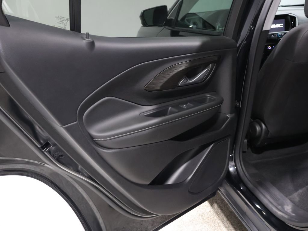 Used 2024 GMC Terrain SLE image 17