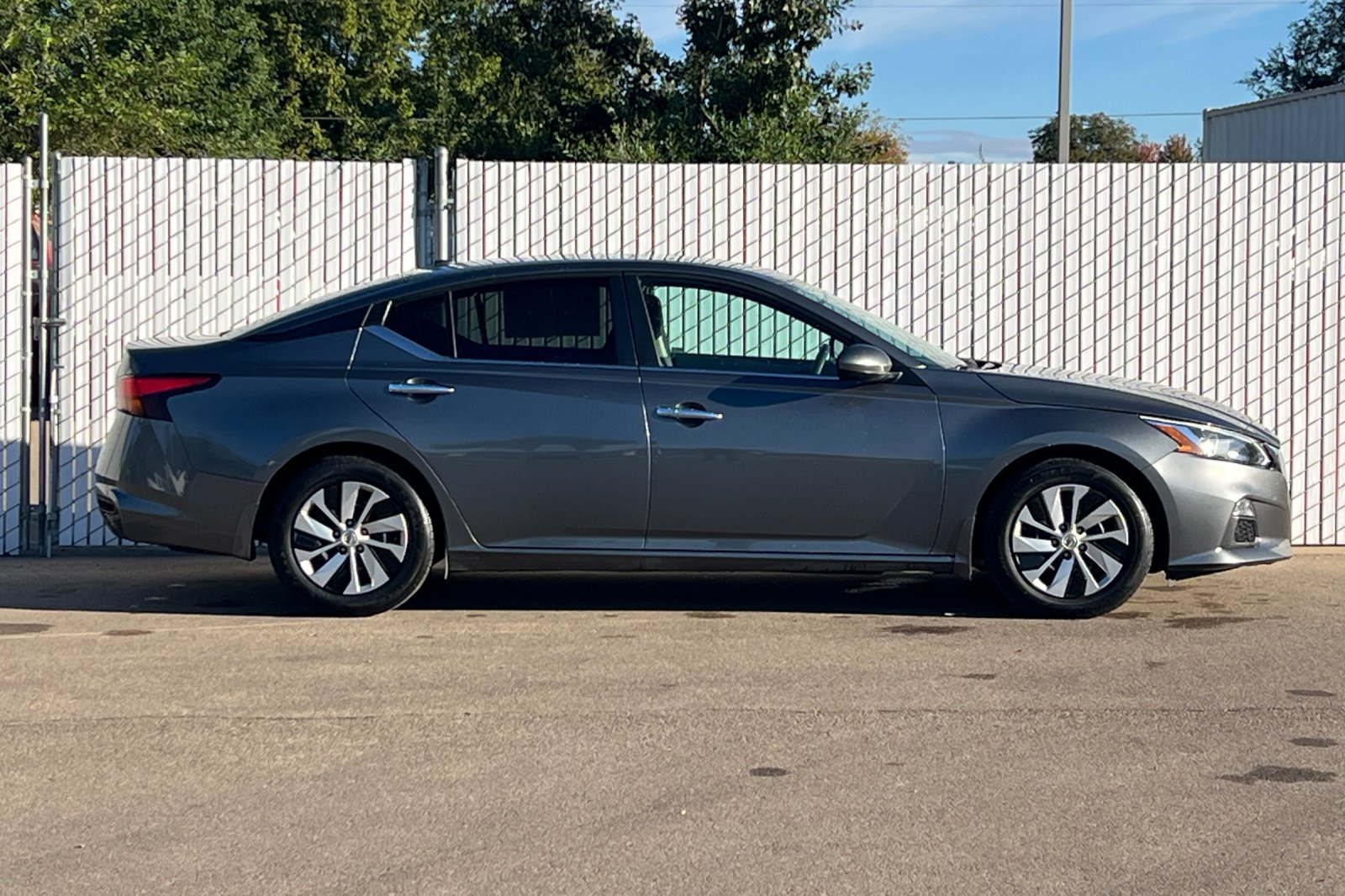 Used 2019 Nissan Altima 2.5 S FWD image 3