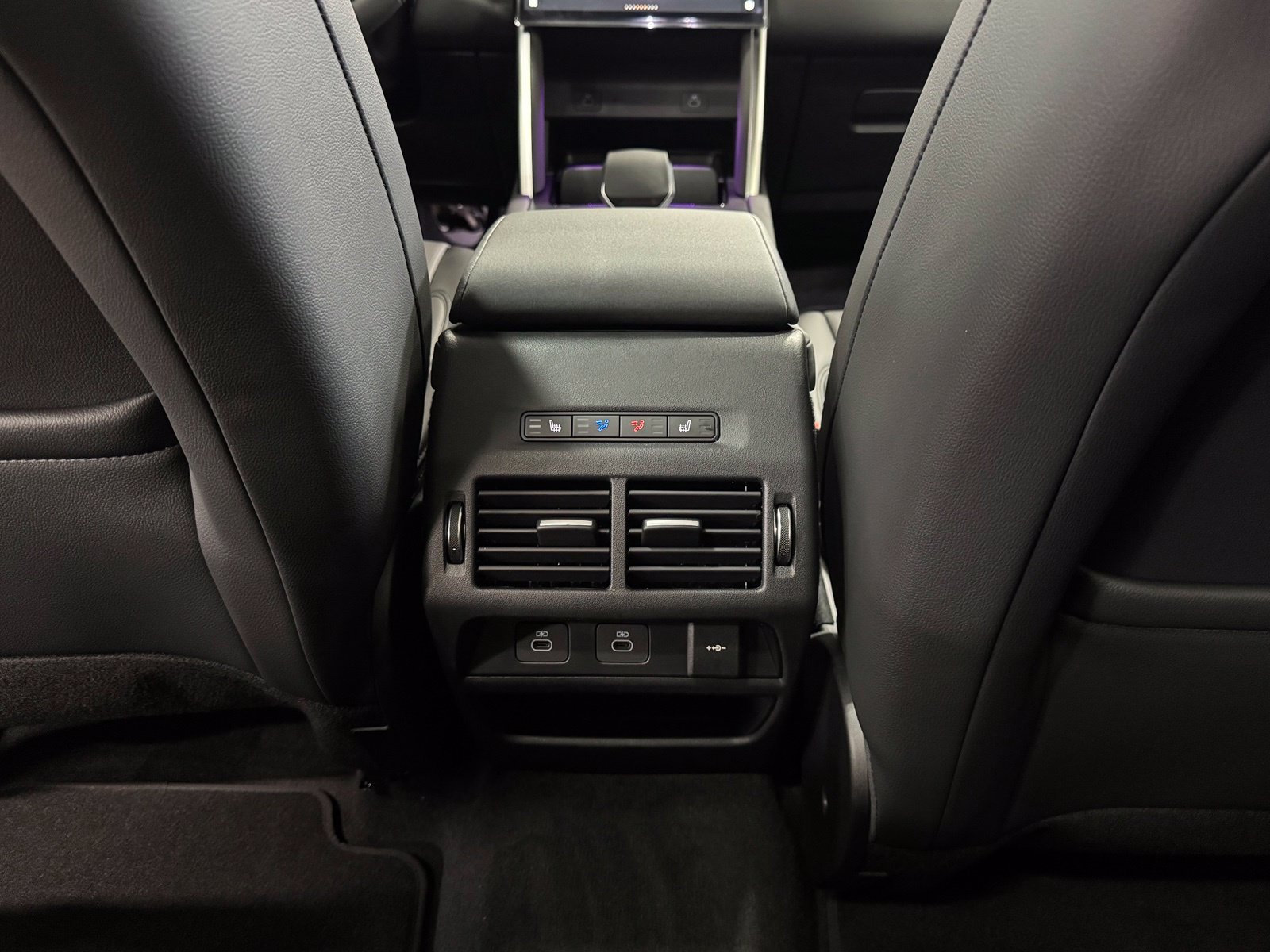 New 2026 Land Rover Discovery Sport Landmark AWD/4WD image 38