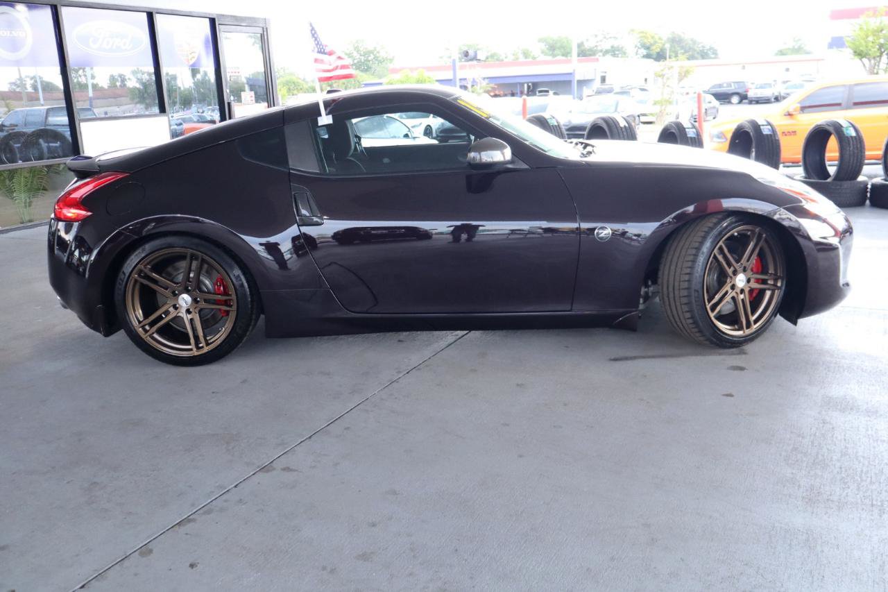 Used 2015 Nissan 370Z Coupe RWD image 6