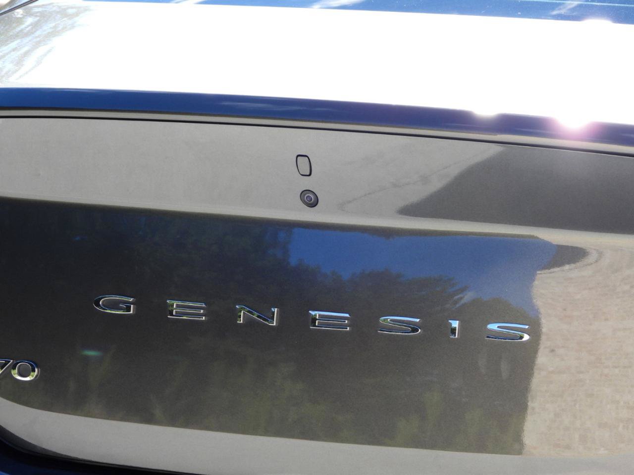 Used 2023 Genesis G70 2.0T w/ Sport Prestige Package RWD image 14
