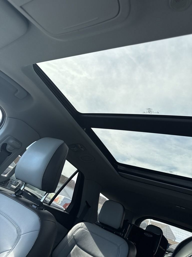 Used 2021 Ford Explorer XLT w/ Equipment Group 202A image 15