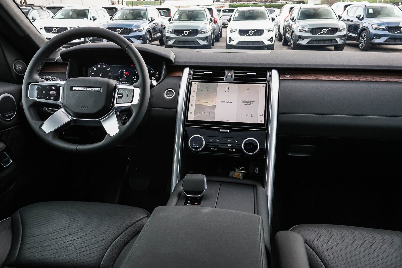 New 2026 Land Rover Discovery S image 23