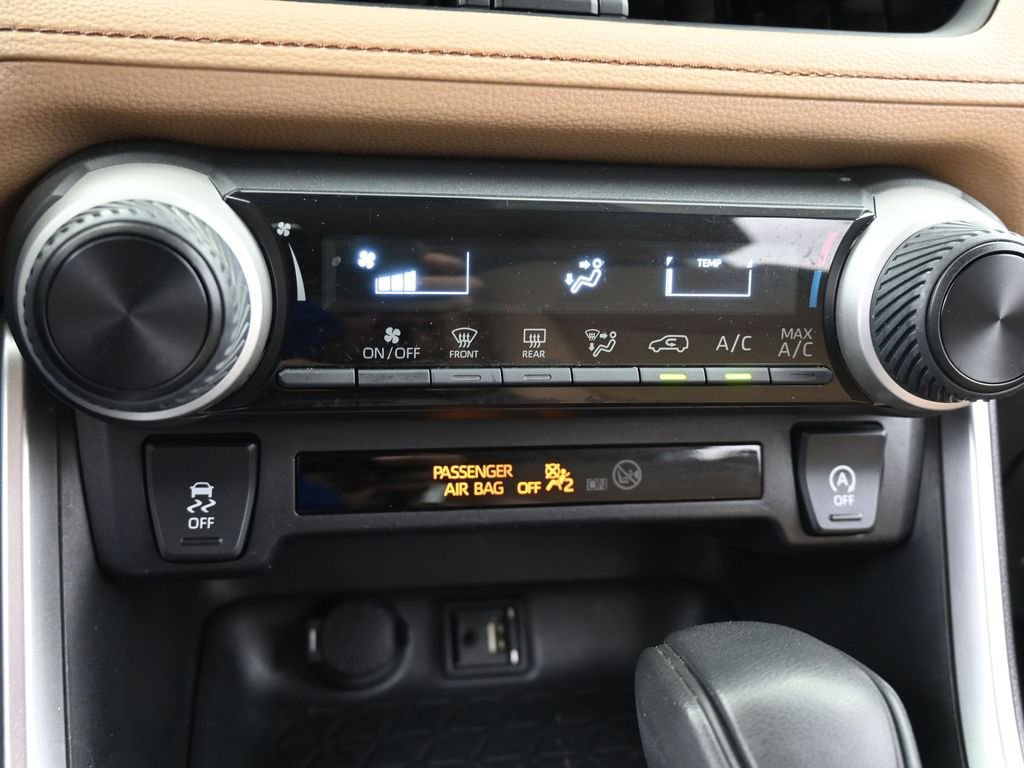 Used 2019 Toyota RAV4 LE image 23