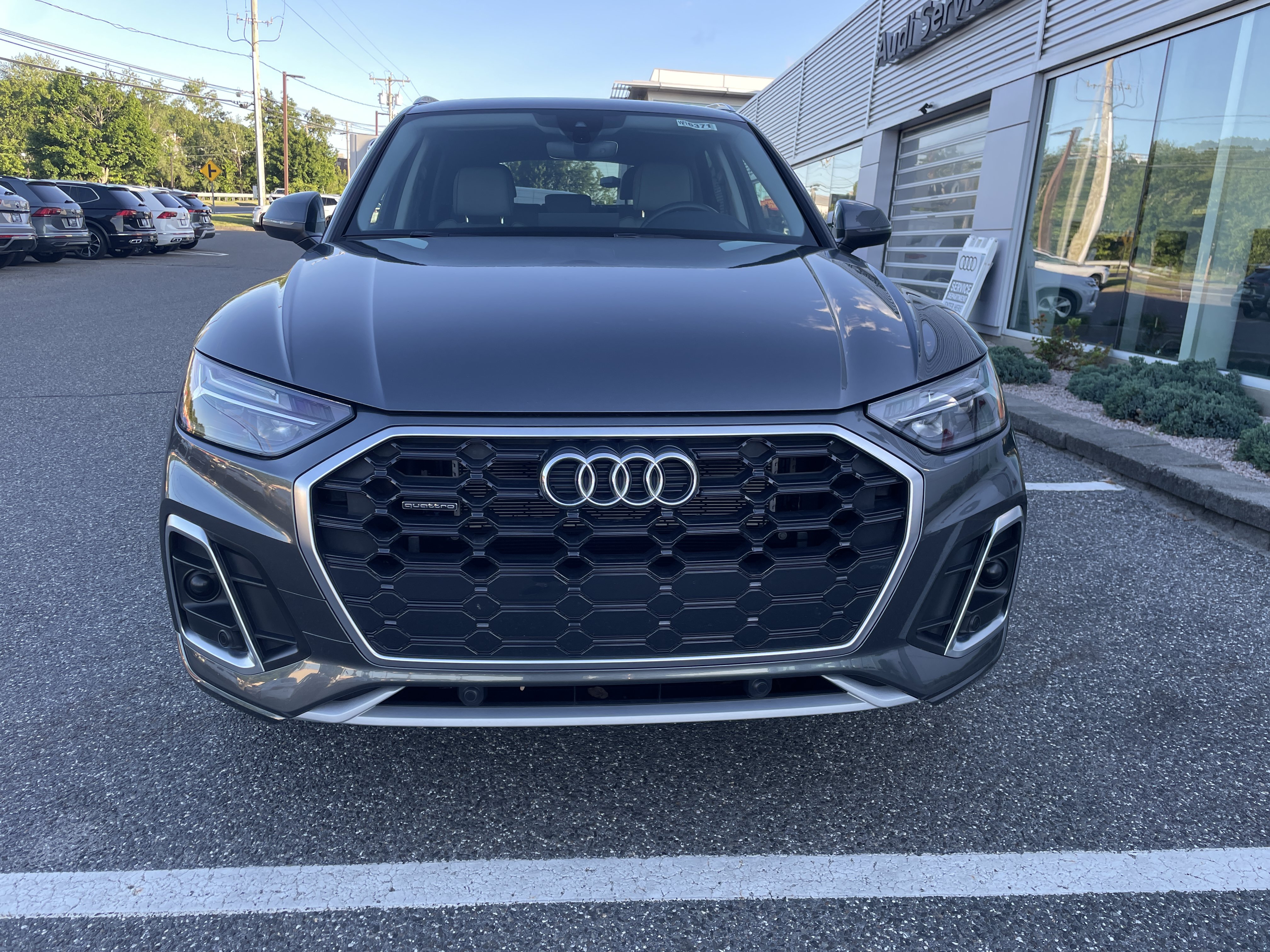 Certified 2024 Audi Q5 e Premium w/ Convenience Package AWD/4WD image 2