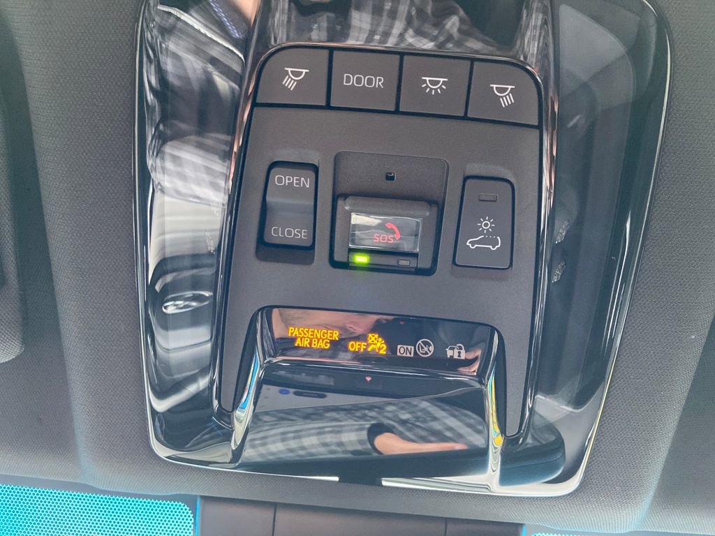 Used 2023 Toyota Venza Nightshade image 31