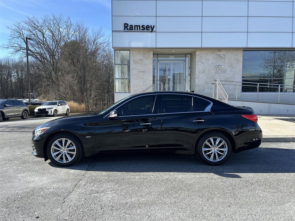Used 2017 INFINITI Q50 3.0t Premium w/ Driver Assistance Package image 5
