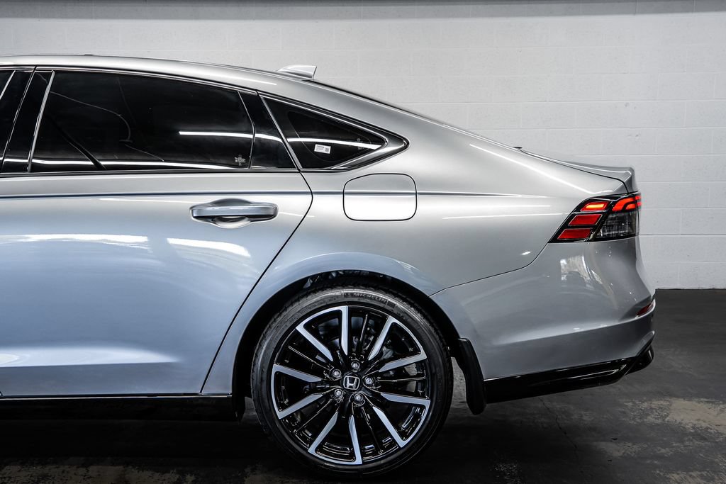 Used 2024 Honda Accord Touring image 13