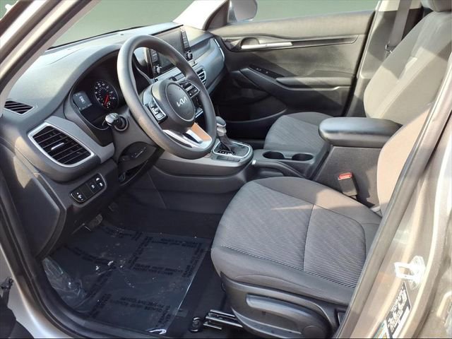Used 2023 Kia Seltos LX image 11