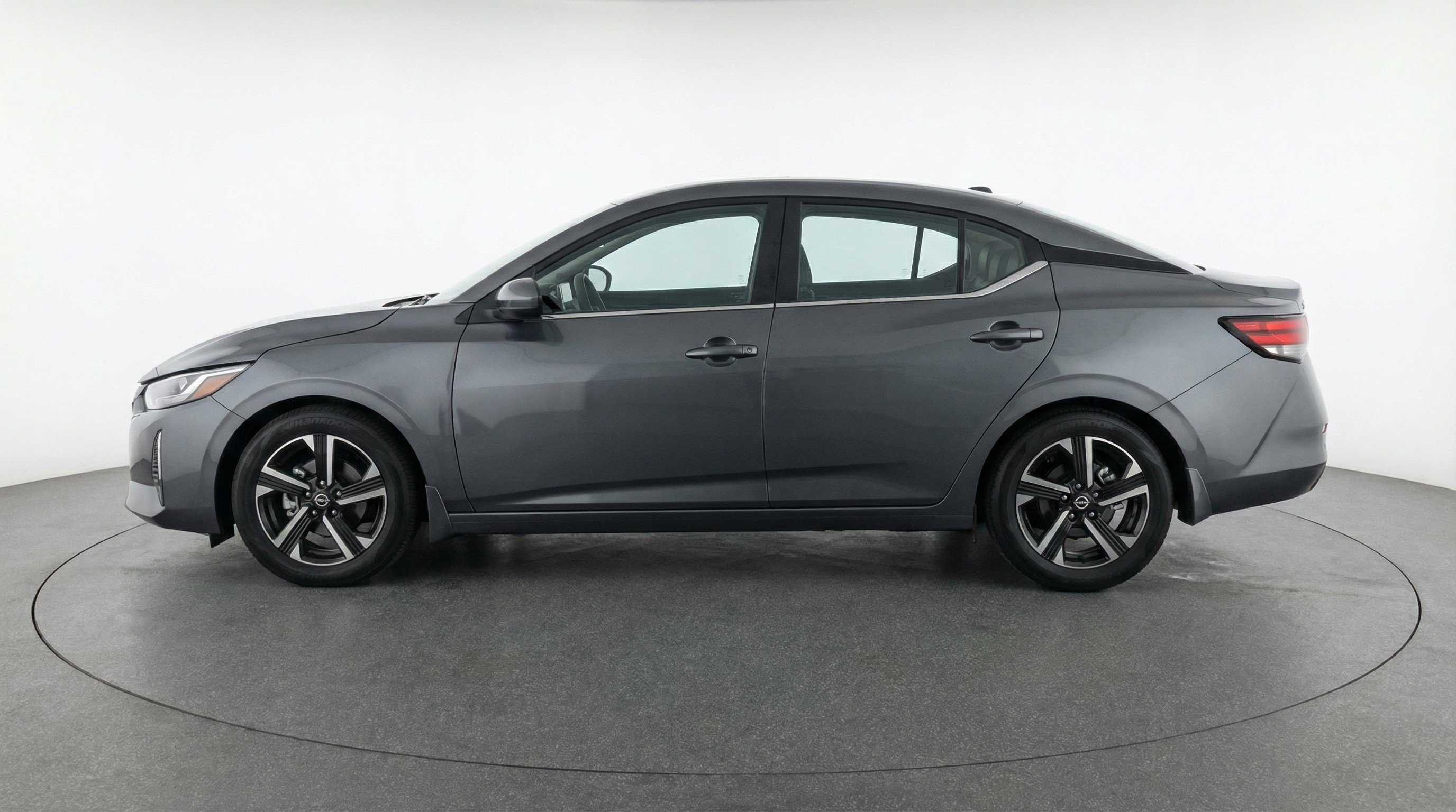 Used 2025 Nissan Sentra SV image 5