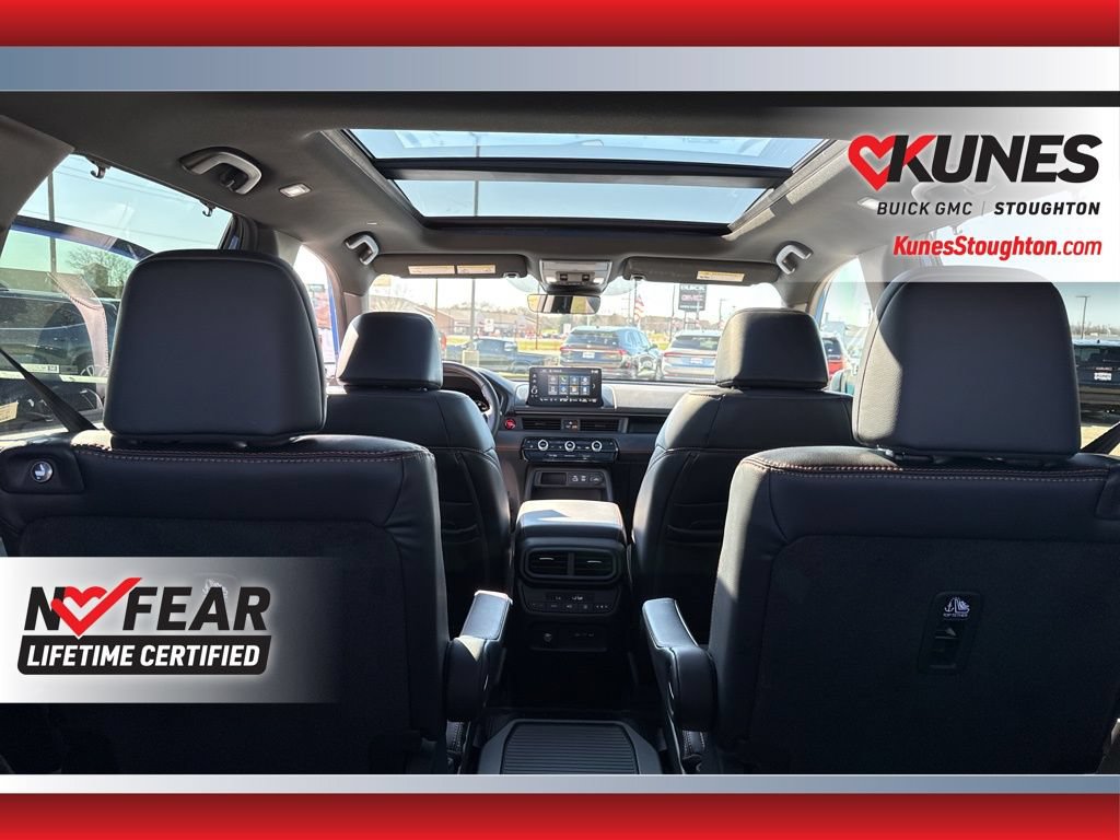 Used 2025 Honda Pilot TrailSport image 50