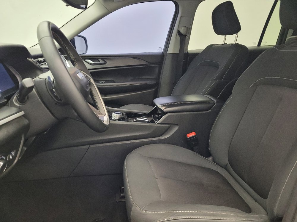 Used 2023 Jeep Grand Cherokee L Laredo image 17