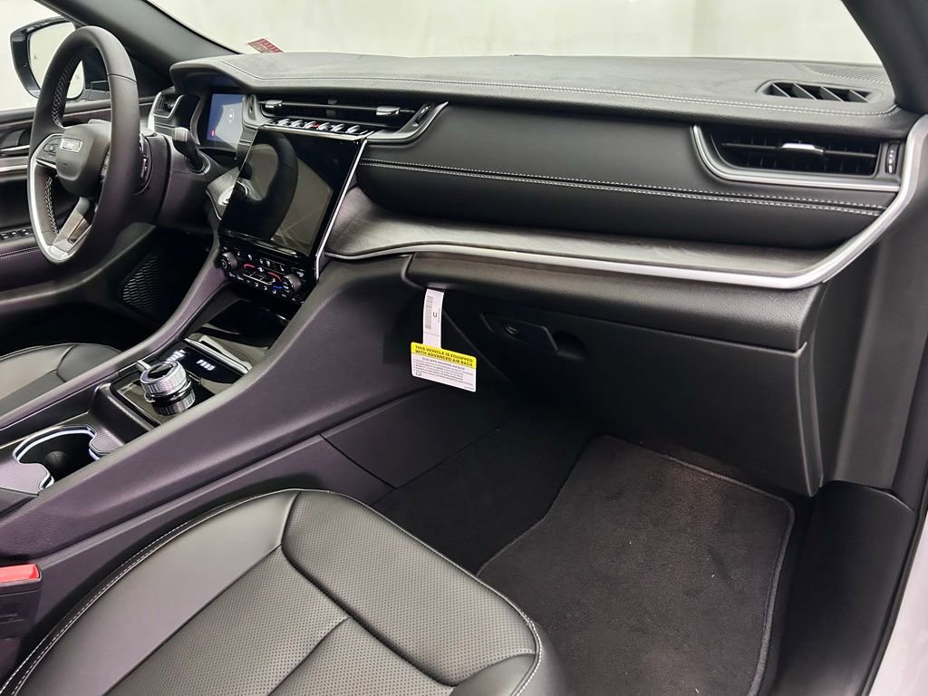 New 2025 Jeep Grand Cherokee Limited w/ Luxury Tech Group II image 23