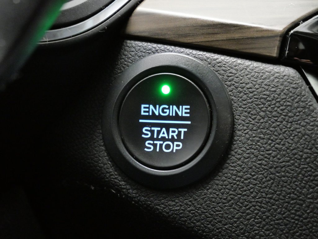 Used 2020 Ford Escape Titanium AWD/4WD image 29