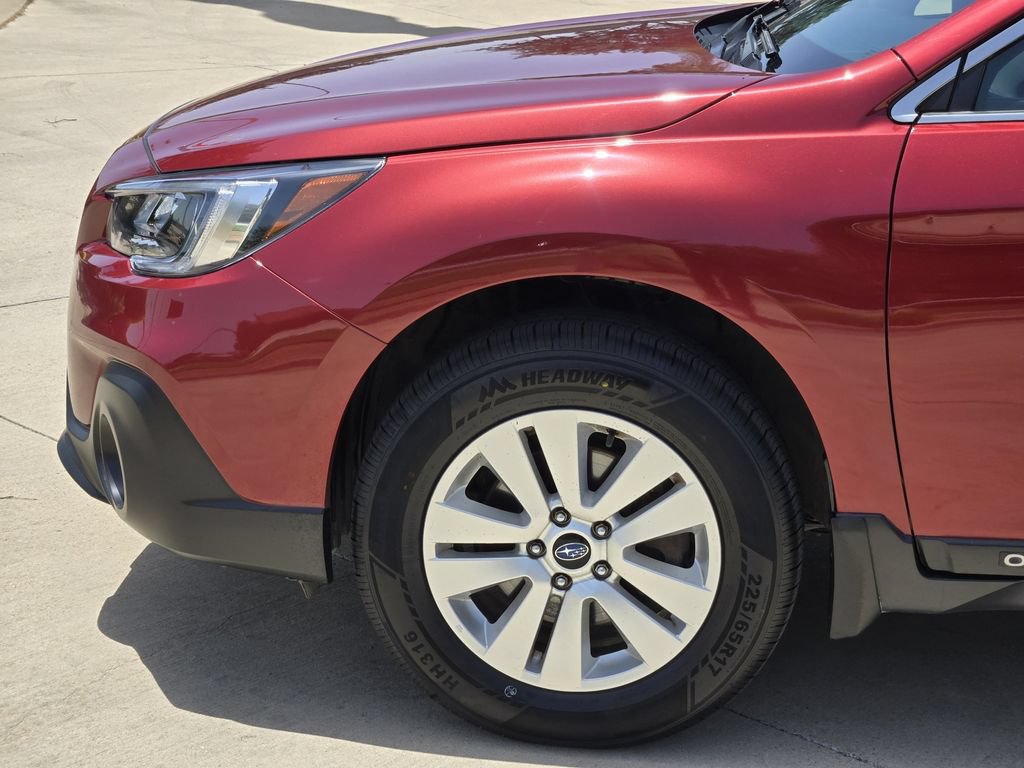 Used 2019 Subaru Outback 2.5i AWD/4WD image 6