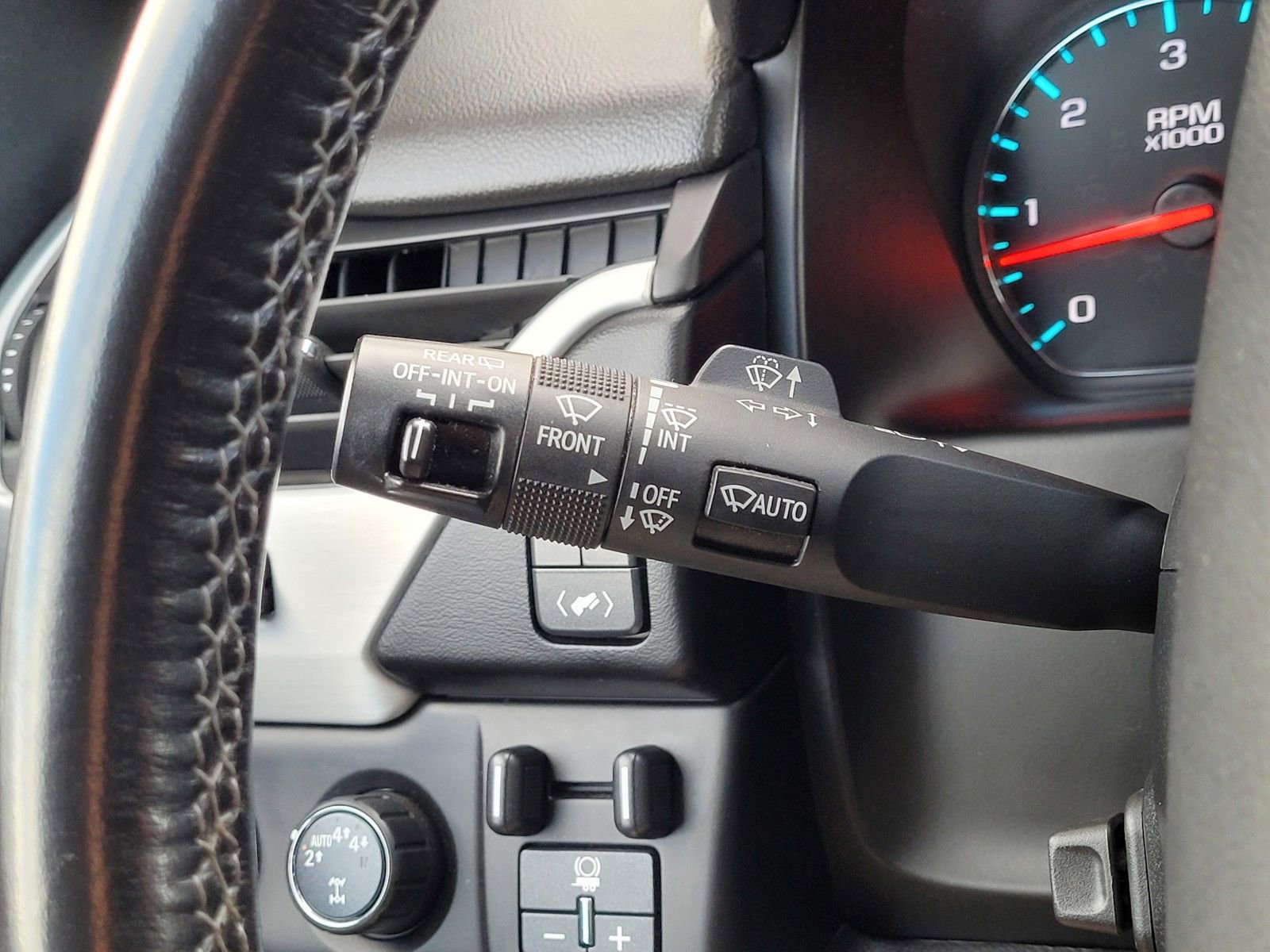 Used 2019 GMC Yukon XL SLT w/ Graphite Performance Edition image 23