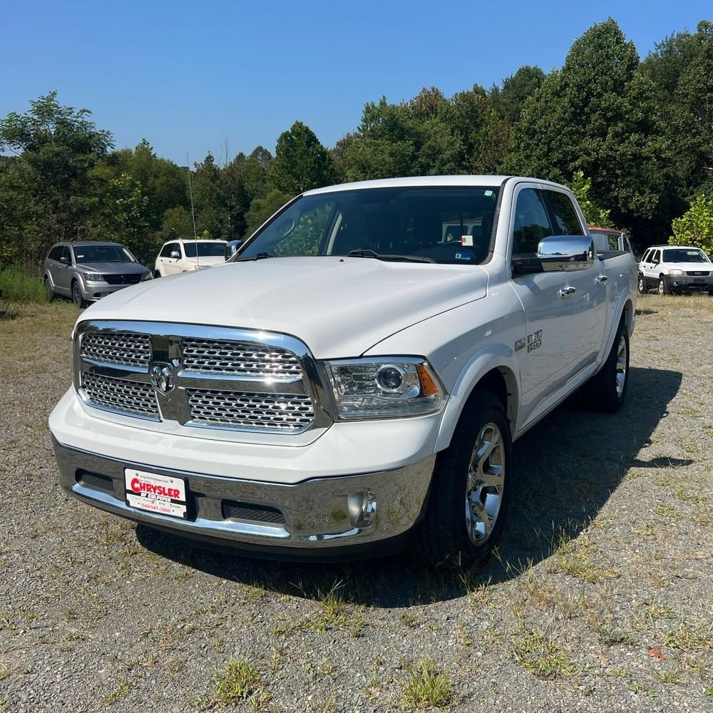 Used 2017 RAM 1500 Laramie AWD/4WD image 2