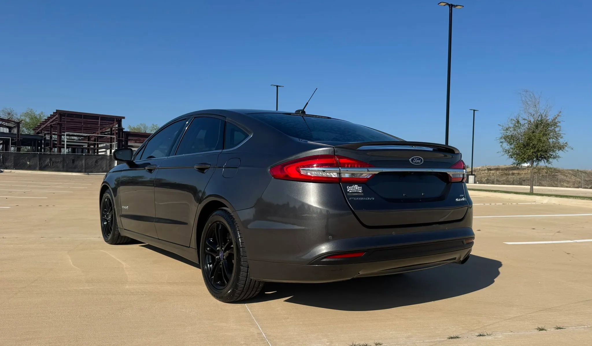 Used 2018 Ford Fusion SE image 6