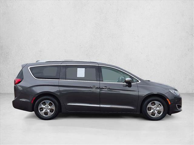 Used 2018 Chrysler Pacifica Limited w/ Advanced Safetytec Group FWD image 4