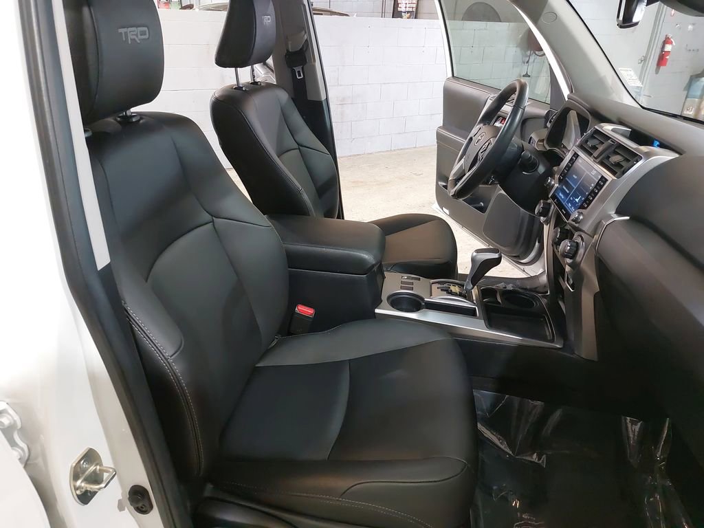 Used 2022 Toyota 4Runner TRD Sport w/ Technology Package RWD image 10
