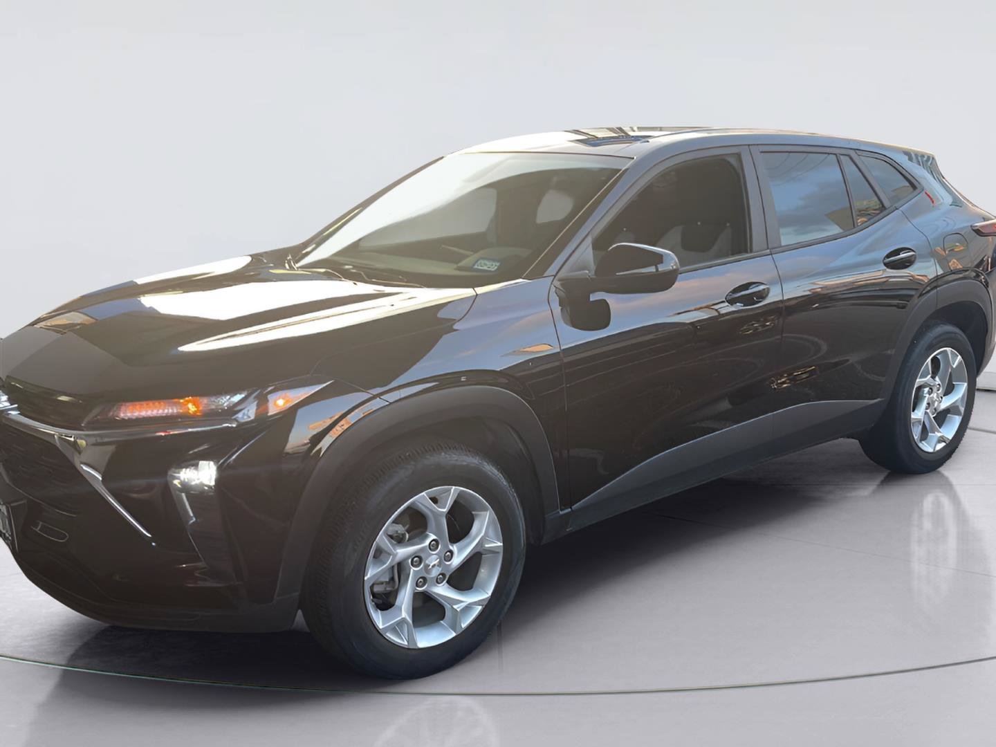 Used 2025 Chevrolet Trax LS w/ LS Convenience Package FWD image 1