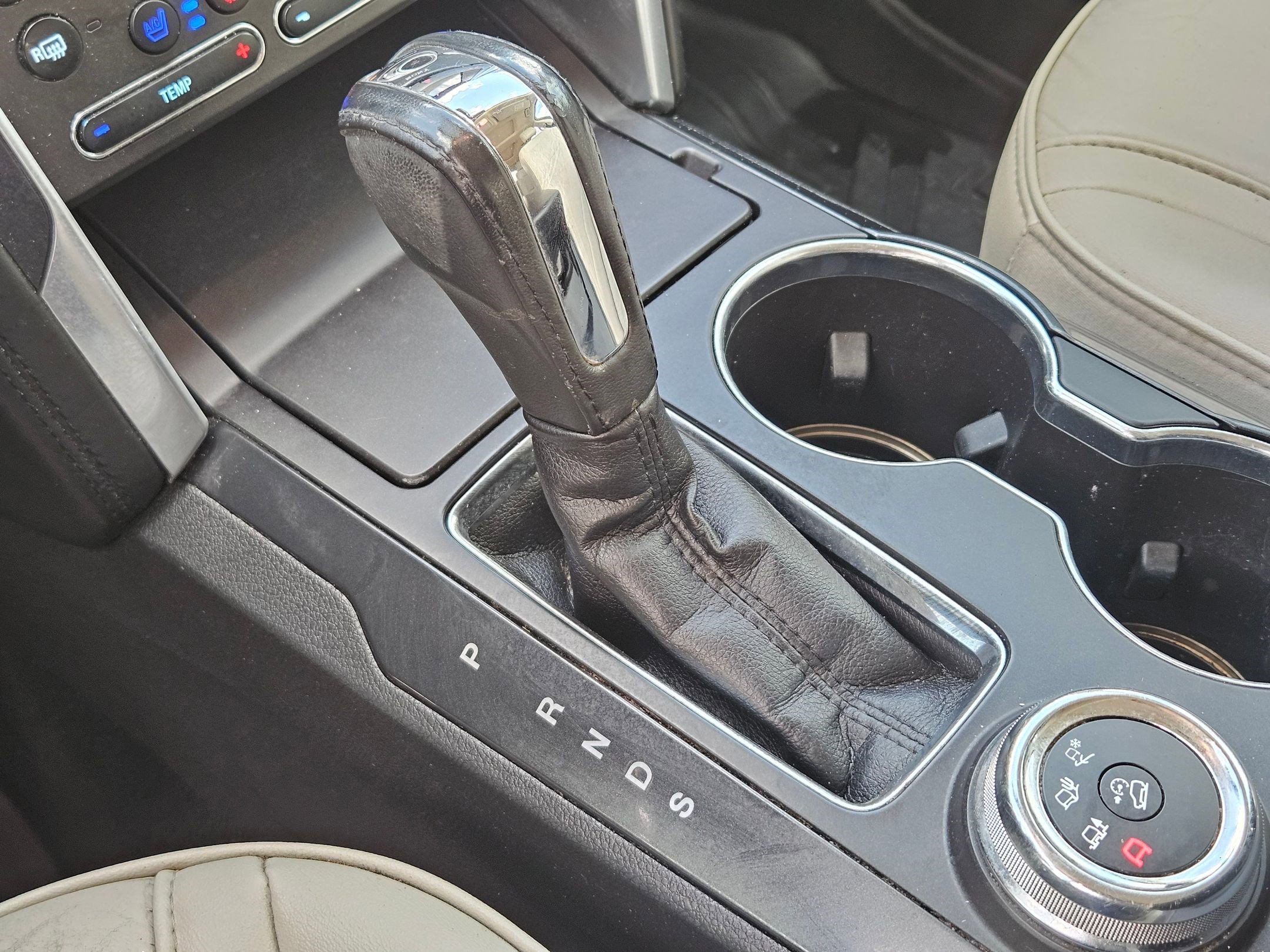 Used 2019 Ford Explorer Platinum image 25