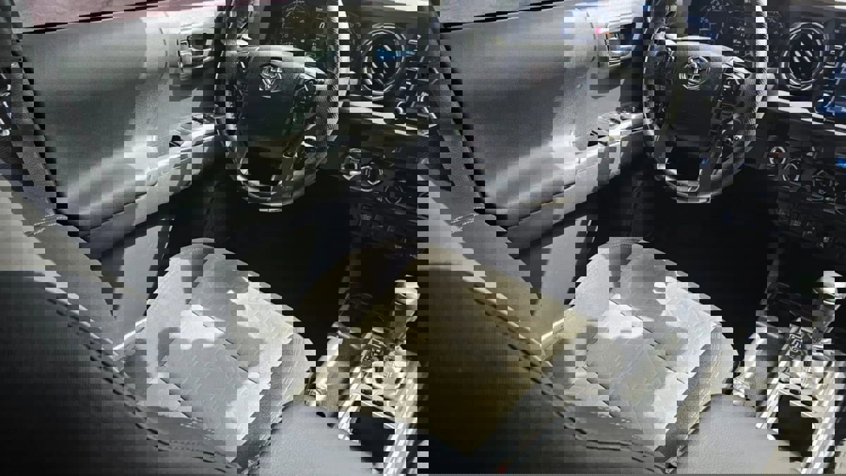 Used 2023 Toyota Tacoma TRD Sport image 30