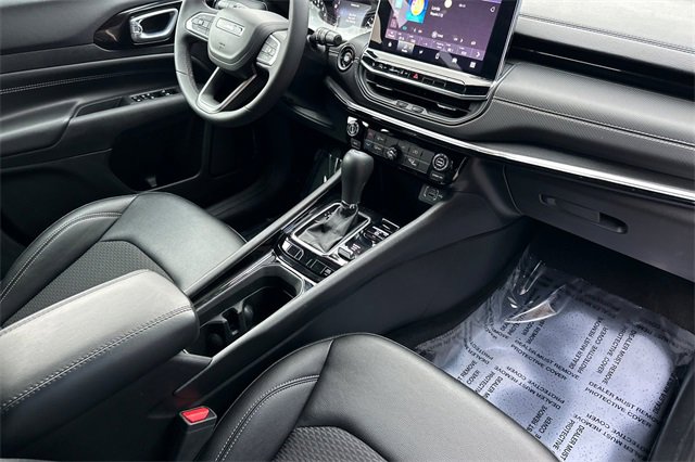 Used 2024 Jeep Compass Latitude w/ Convenience Group image 19