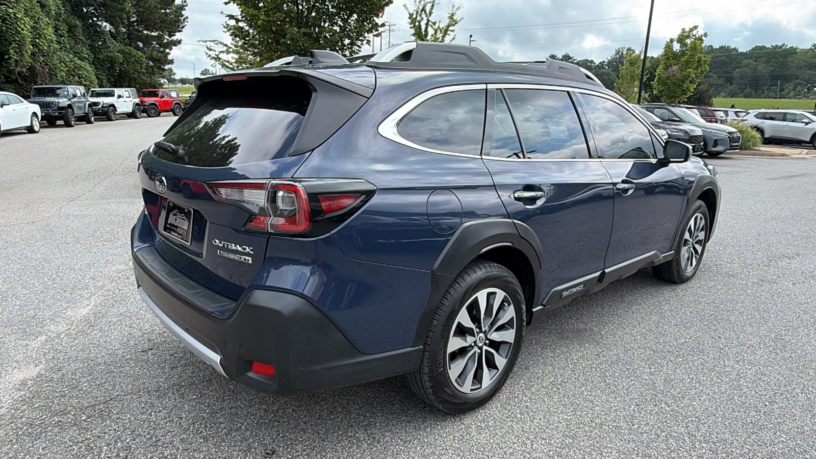 Used 2023 Subaru Outback Touring XT AWD/4WD image 8