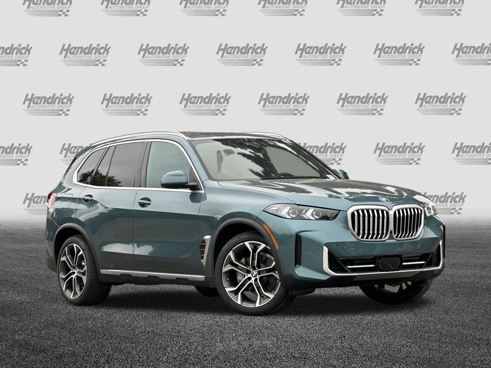 New 2026 BMW X5 xDrive40i w/ Premium Package AWD/4WD image 2