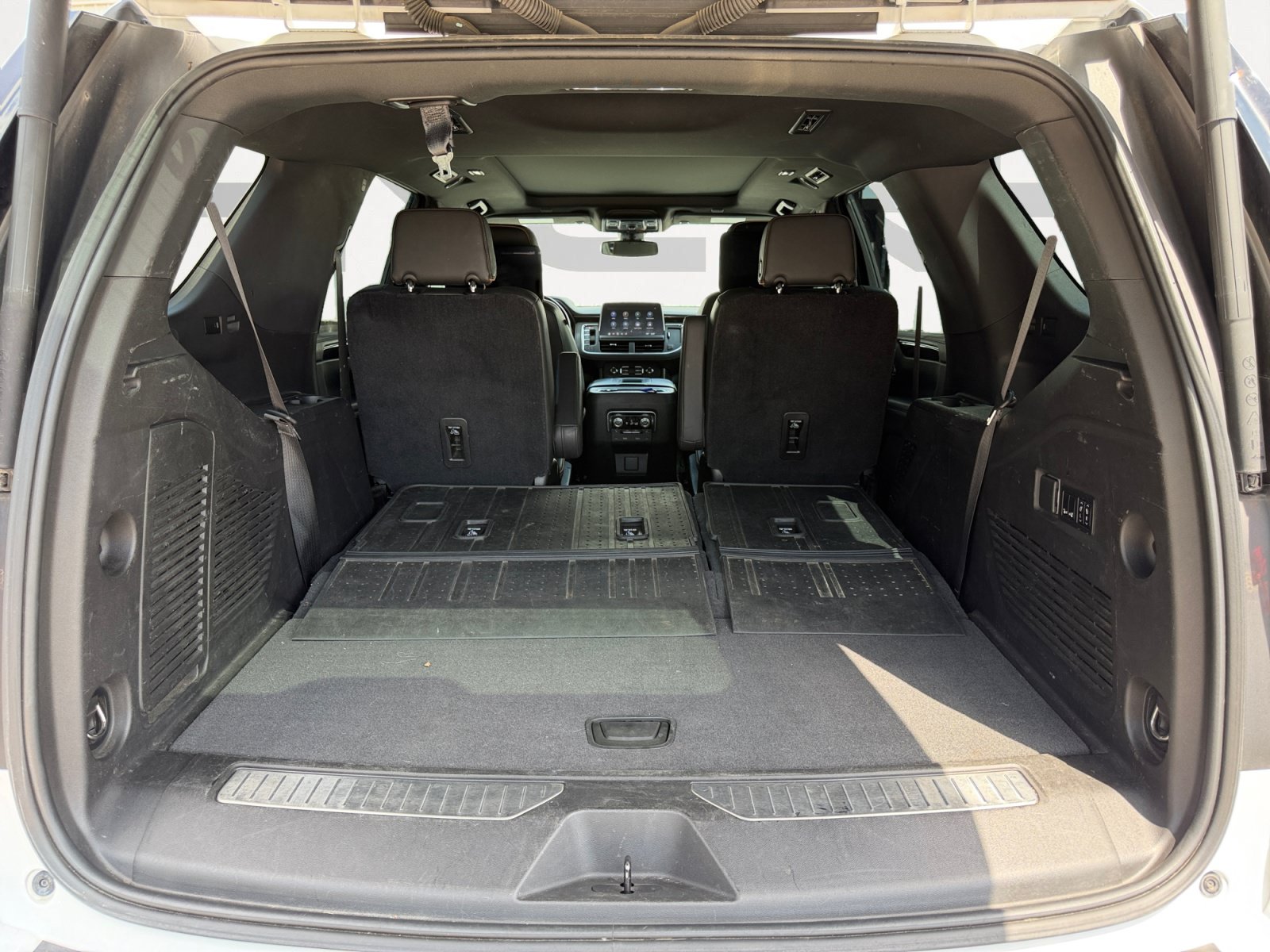 Used 2021 GMC Yukon AT4 w/ Rear Media and Nav Package AWD/4WD image 9