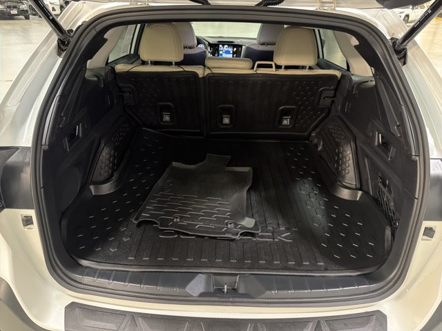 Used 2025 Subaru Outback Limited AWD/4WD image 12