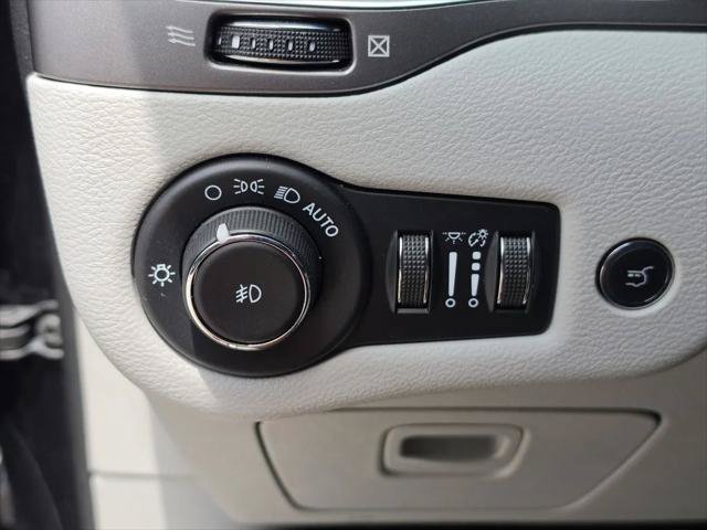 Certified 2022 Jeep Cherokee Latitude Lux w/ Sun & Sound Group AWD/4WD image 27