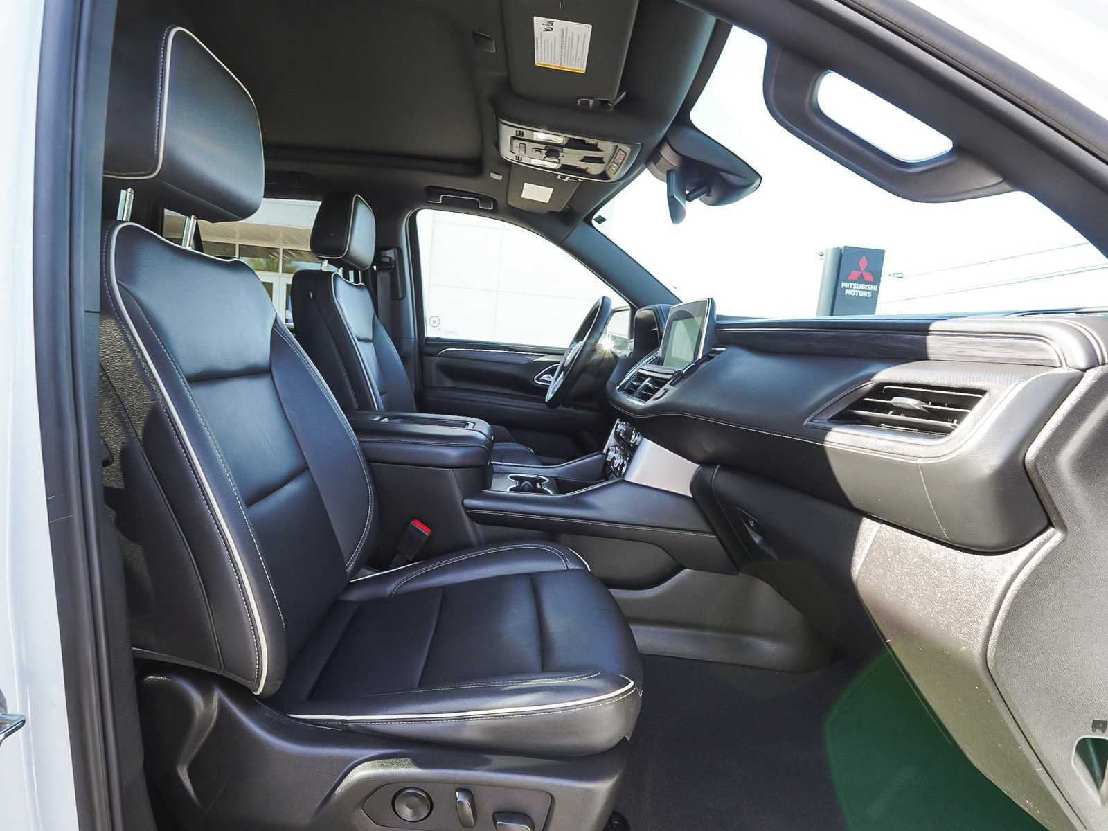 Used 2024 GMC Yukon SLT w/ SLT Luxury Package AWD/4WD image 42