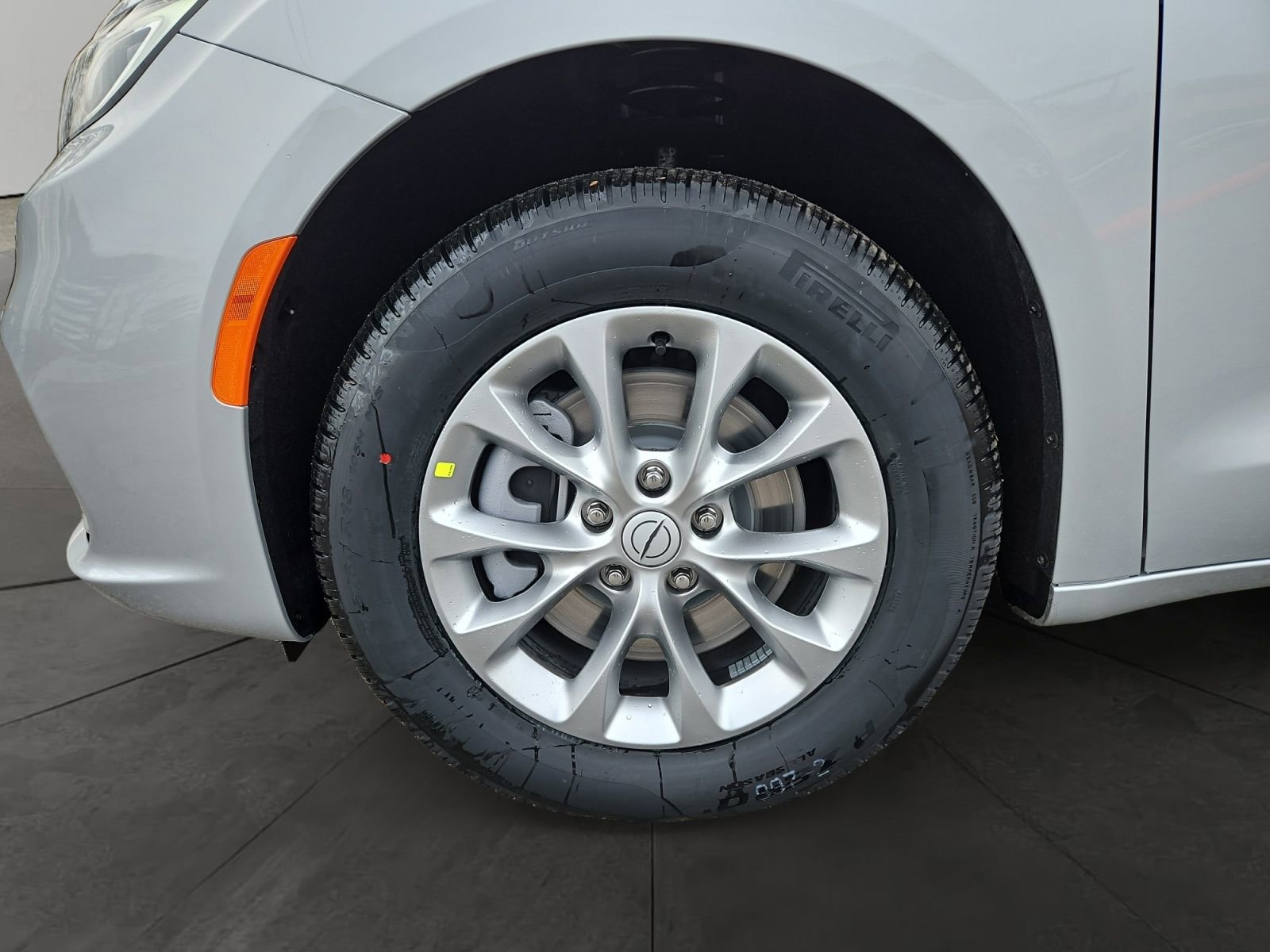 New 2026 Chrysler Pacifica Limited image 14