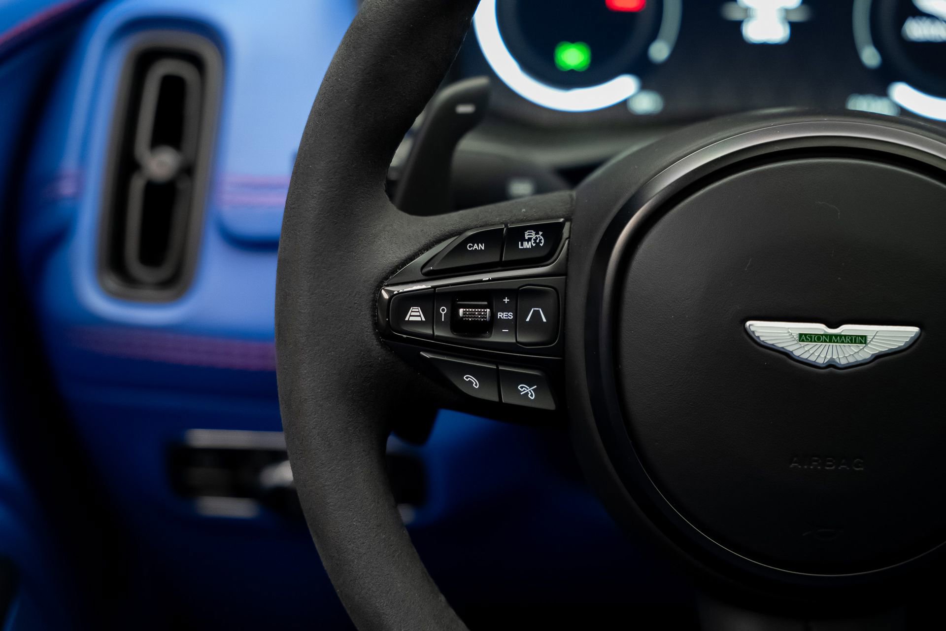Used 2023 Aston Martin DBX 707 image 44