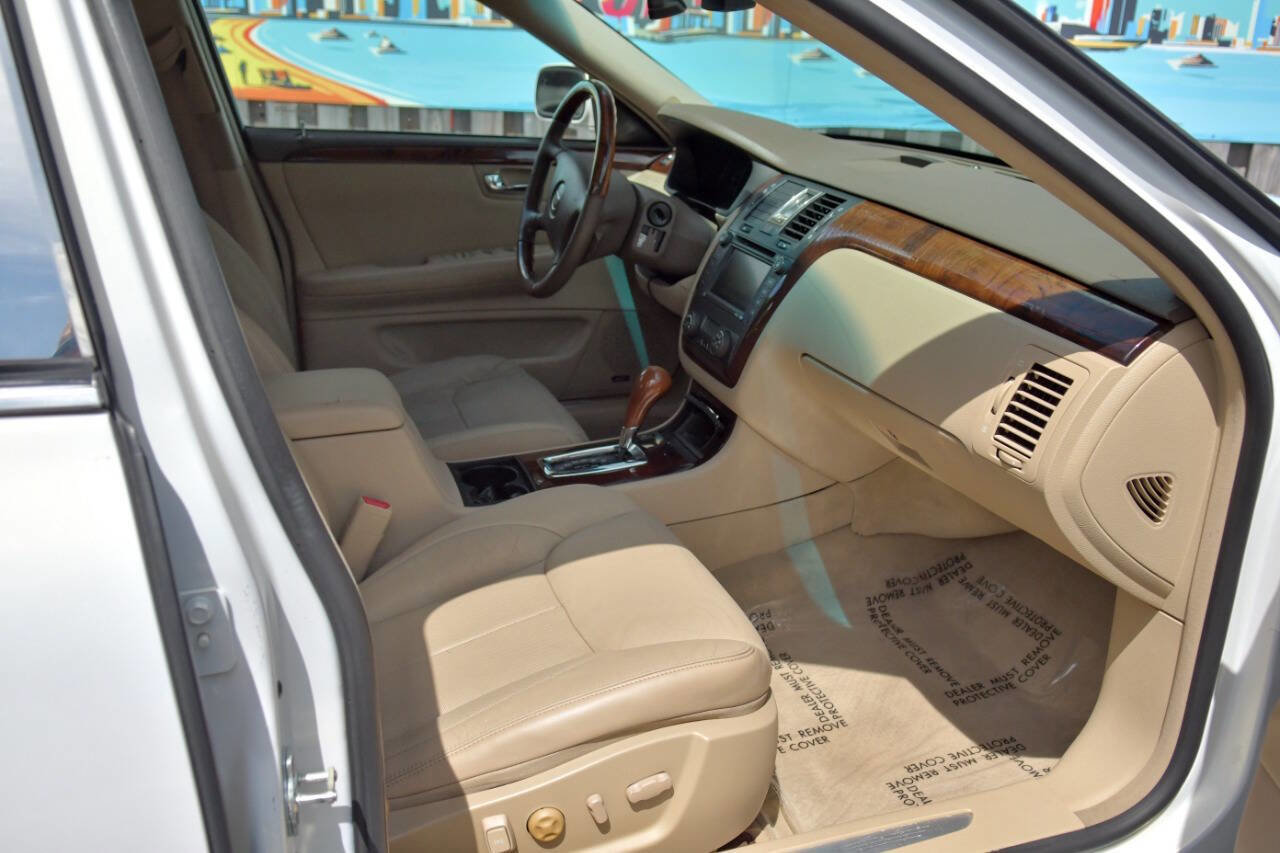 Used 2006 Cadillac DTS Performance FWD image 30