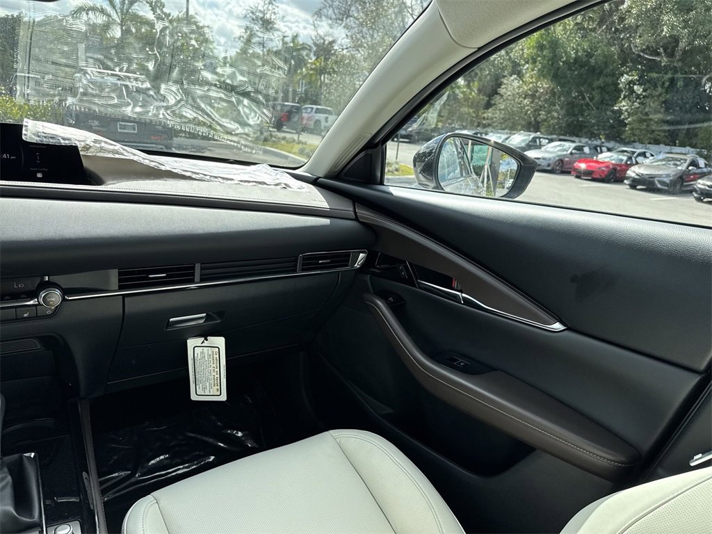 New 2024 MAZDA CX-30 2.5 Turbo w/ Premium Plus Pkg image 16