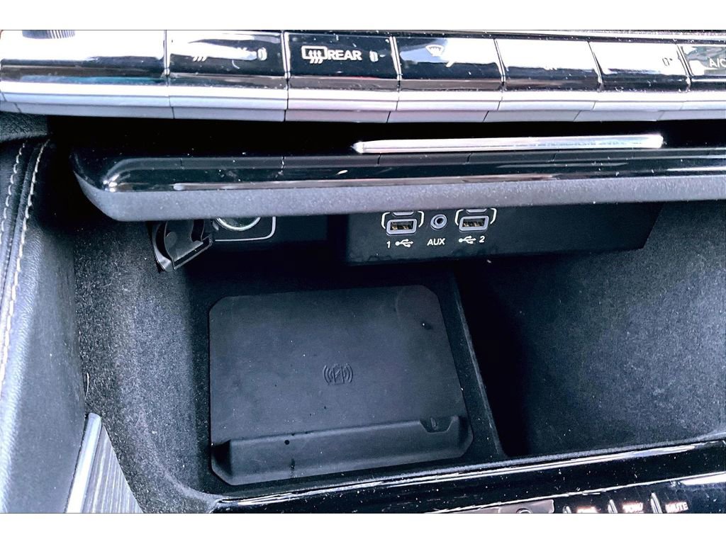 Certified 2024 Jeep Wagoneer L Series II w/ Flexible Seating Group image 29