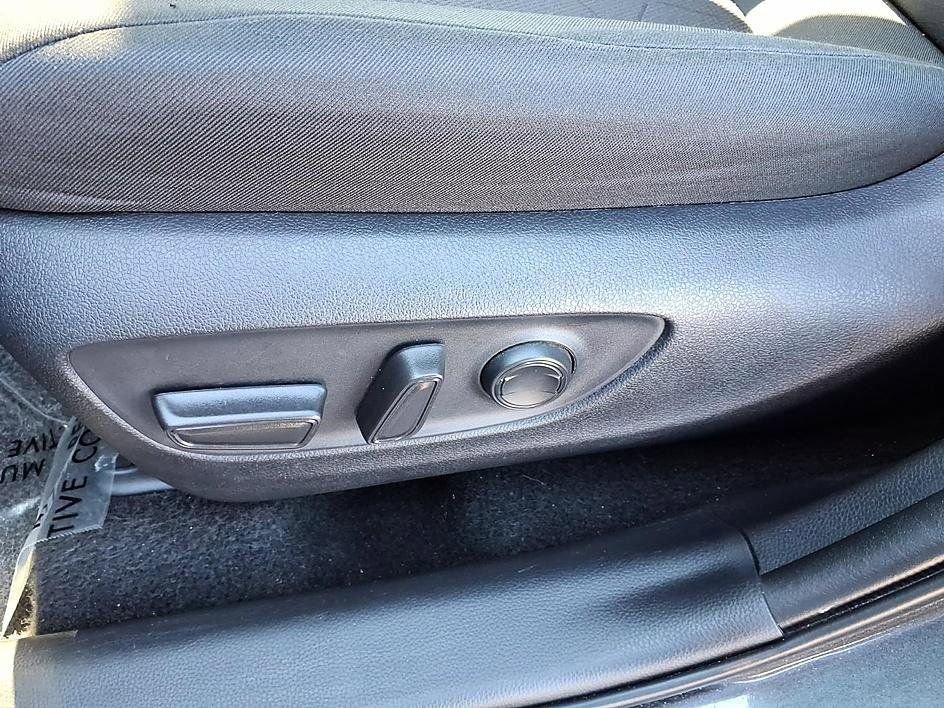 Used 2024 Toyota RAV4 XLE image 17