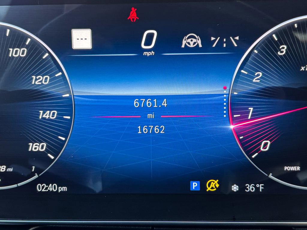 Used 2024 Mercedes-Benz GLC 300 4MATIC image 38