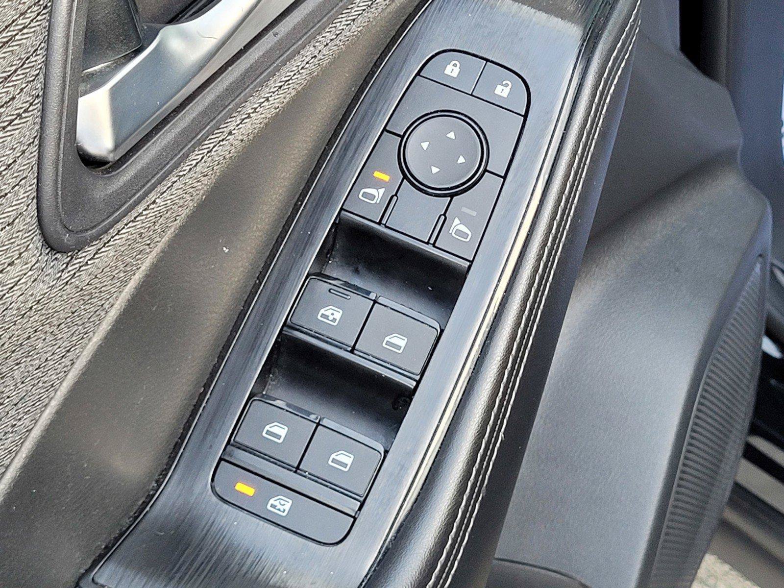 Used 2023 Nissan Rogue SV FWD image 16