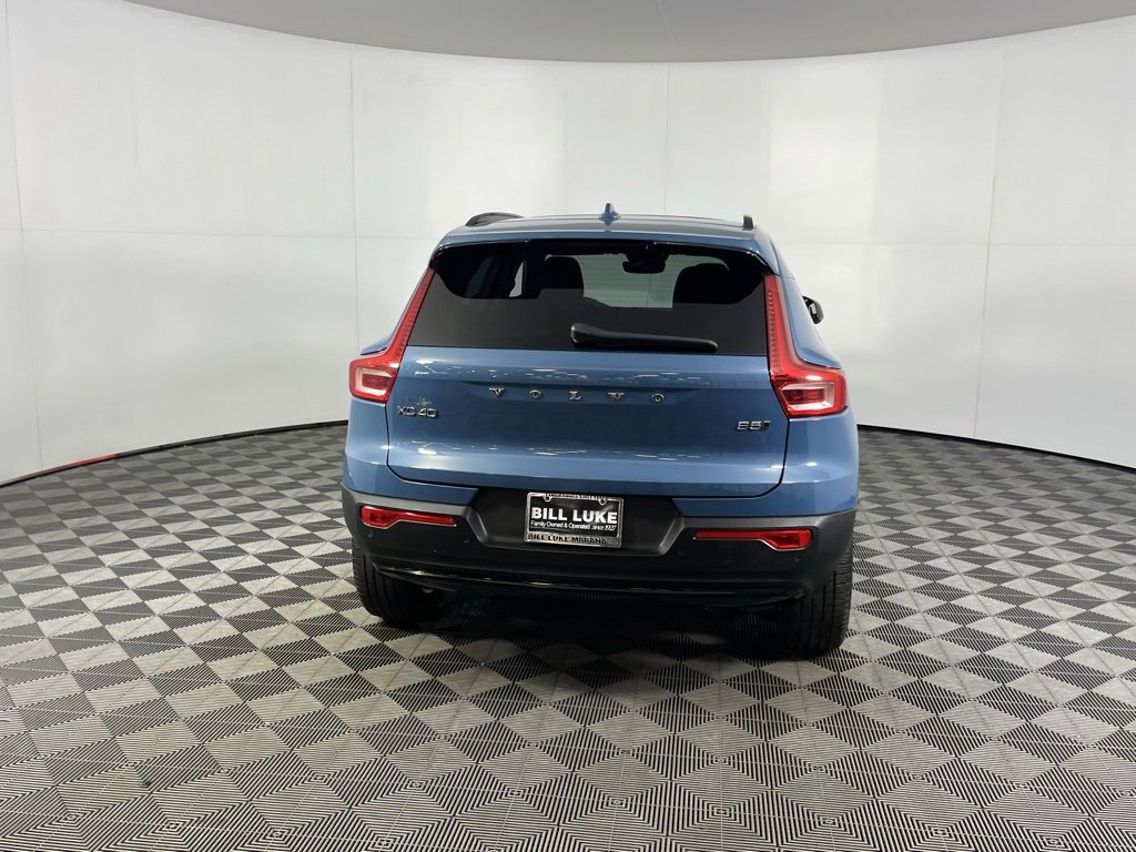 Used 2023 Volvo XC40 B5 Ultimate w/ Protection Package image 8